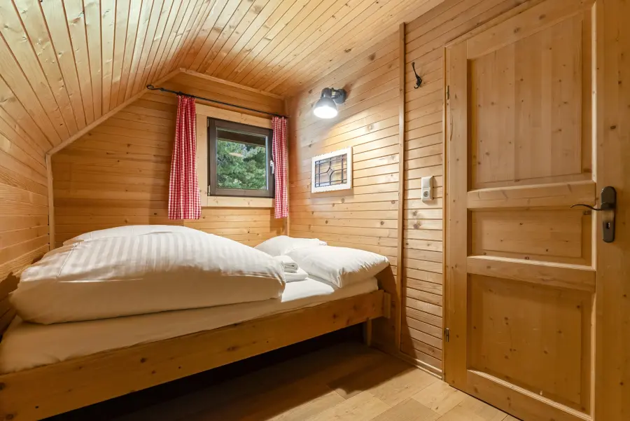 Schlafzimmer 2