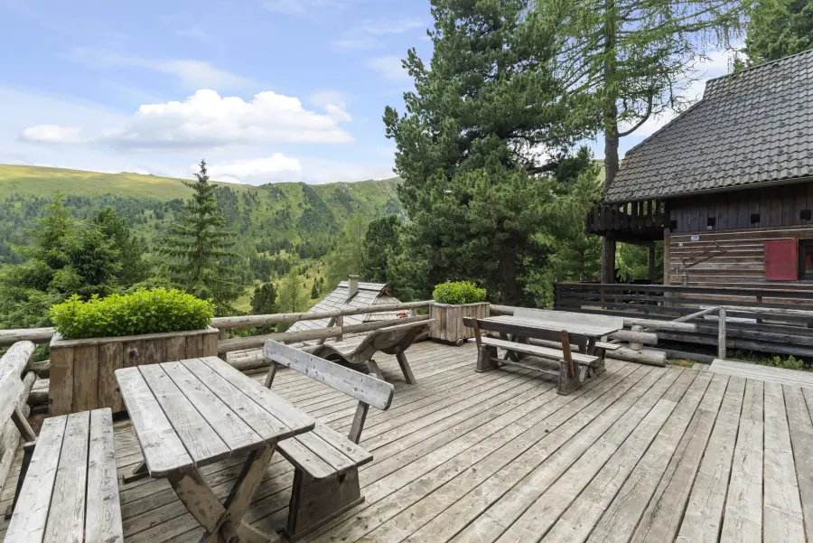 Terrasse mit Sitzgruppen