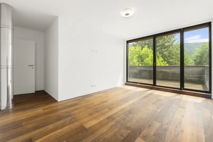 Schlafzimmer mit Balkonzugang