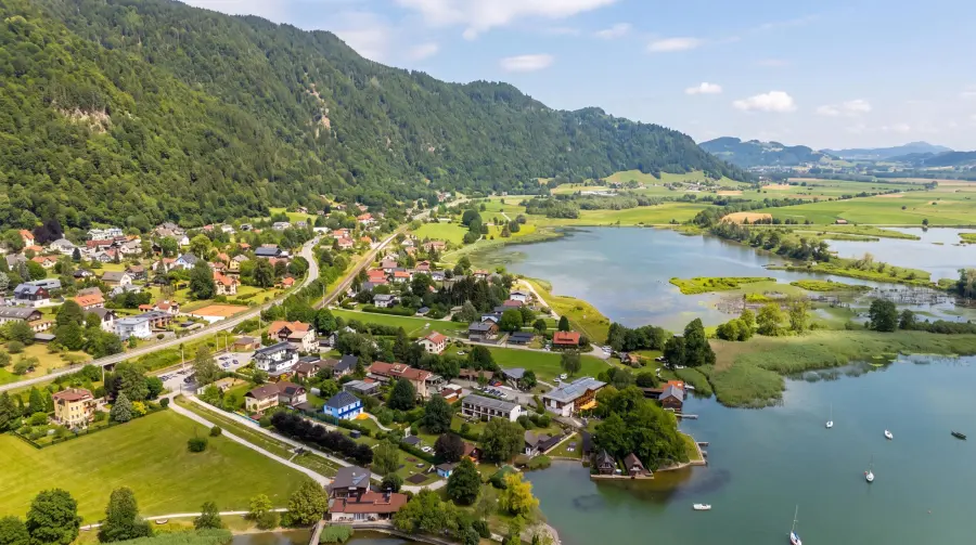 Steindorf und der Ossiacher See aus der Luft